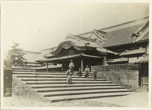 「温古写真集」霞ヶ関福岡藩黒田侯上屋敷表玄関